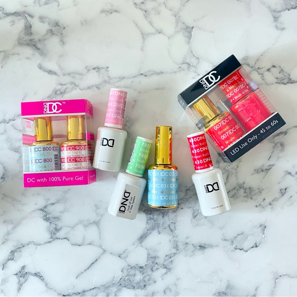 Set of DND gel polish plus base and top coat